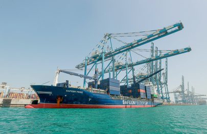 “موانئ أبوظبي” تطلق خدمة ملاحية لشحن الحاويات من ميناء خليفة إلى موانئ حمد والشويخ والشعيبة