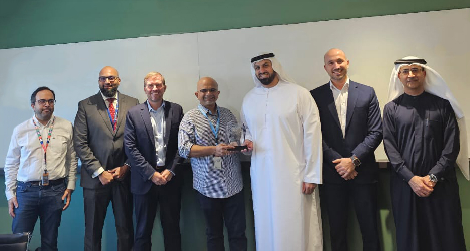 للعام الثاني على التوالي.. “بريد الإمارات” ينال “جائزة أمازون لأفضل شركة توصيل للعام 2022”