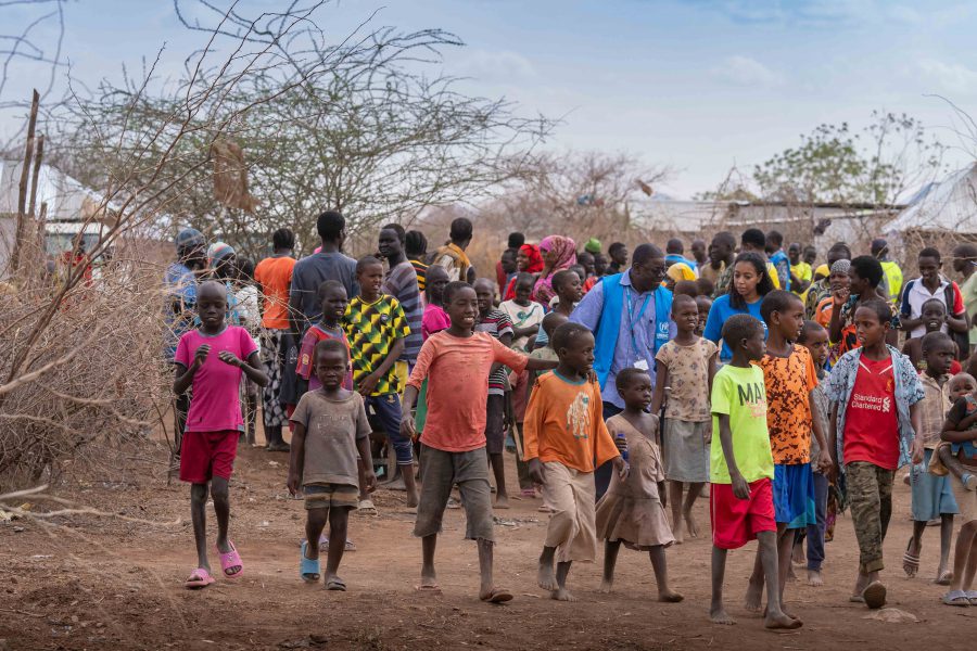 سلطان بن أحمد القاسمي يدشن ويتفقد مشاريع “مؤسسة القلب الكبير” في كينيا