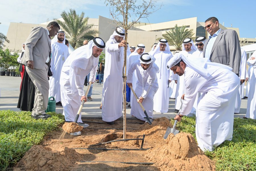 بلدية أبوظبي تفتتح فعاليات اسبوع التشجير الـ 43