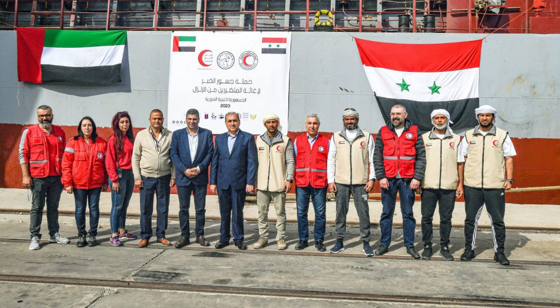 وصول سفينة مساعدات إماراتية لميناء اللاذقية بحمولة ألف طن من الطرود الغذائية