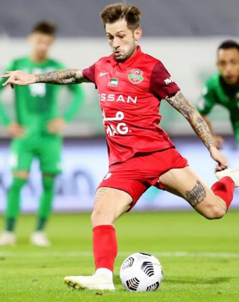 جناح شباب الأهلي ينافس على لقب أفضل لاعب في دوريات غرب آسيا