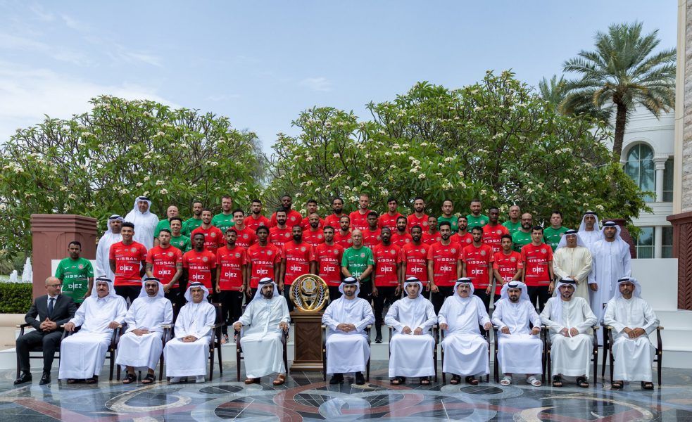 محمد بن راشد يستقبل فريق شباب الأهلي بمناسبة الفوز بلقب دوري المحترفين للمرة الثامنة