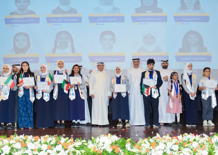 تتويج سارة قتيبة المهيني بطلة لتحدي القراءة العربي في دولة الكويت