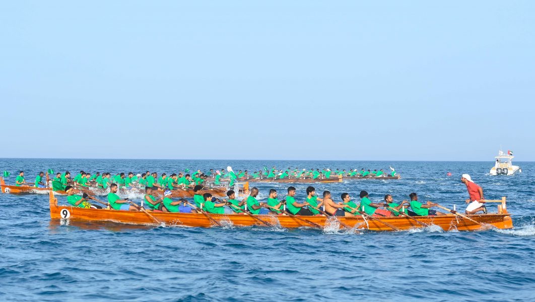 نادي تراث الإمارات يتوج الفائزين في سباق دلما لقوارب التجديف التراثية