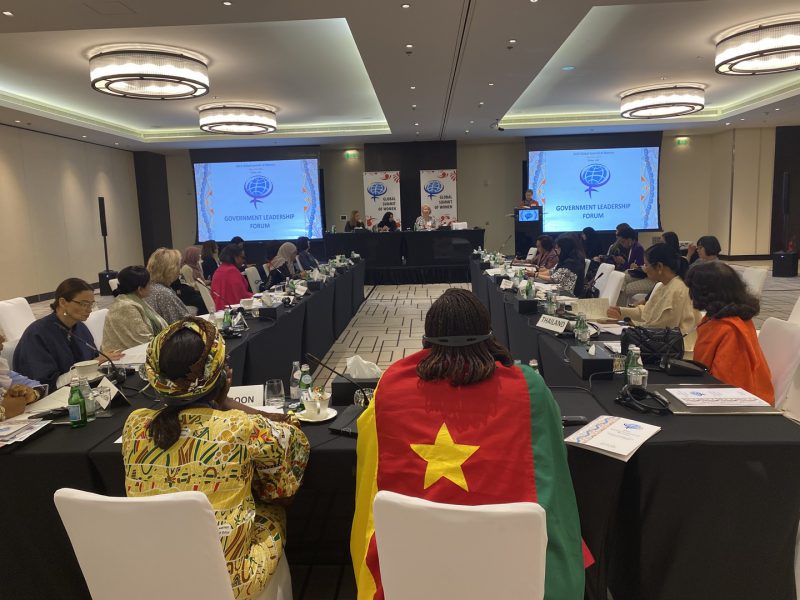 ميثاء الشامسي تستعرض جهود “أم الإمارات” في مجال تمكين المرأة اللاجئة اقتصاديا