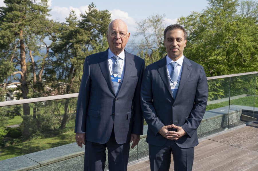 تعاون بين “التربية والتعليم” و”دافوس” لإعداد مليار شخص لسوق العمل بحلول 2030