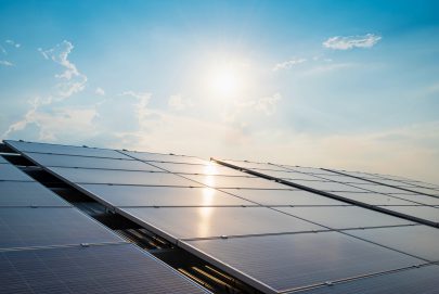 “مصدر” تواصل جهودها لرفع القدرة الإنتاجية لمشاريعها حول العالم