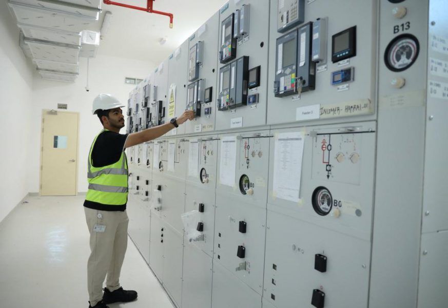 كهرباء الشارقة تنفذ محطة توزيع جهد 33 كيلو فولت بمنطقة الحراي