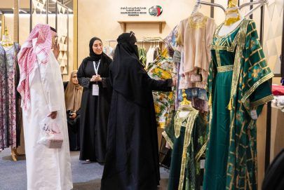 “خليفة الإنسانية” تشارك في أسبوع الحرف السعودي بالرياض