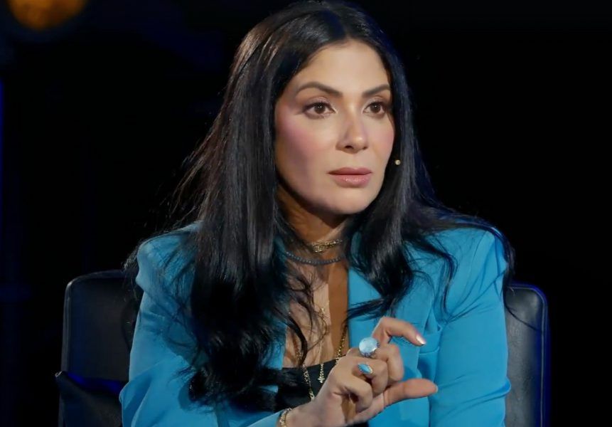 منى زكي تحصد 4 جوائز في أسبوعين