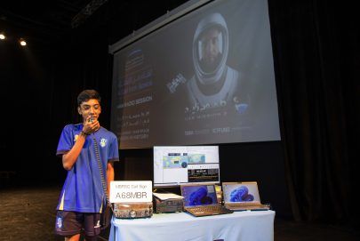 سلطان النيادي يتفاعل مع الطلاب في خامس اتصال لاسلكي من محطة الفضاء الدولية