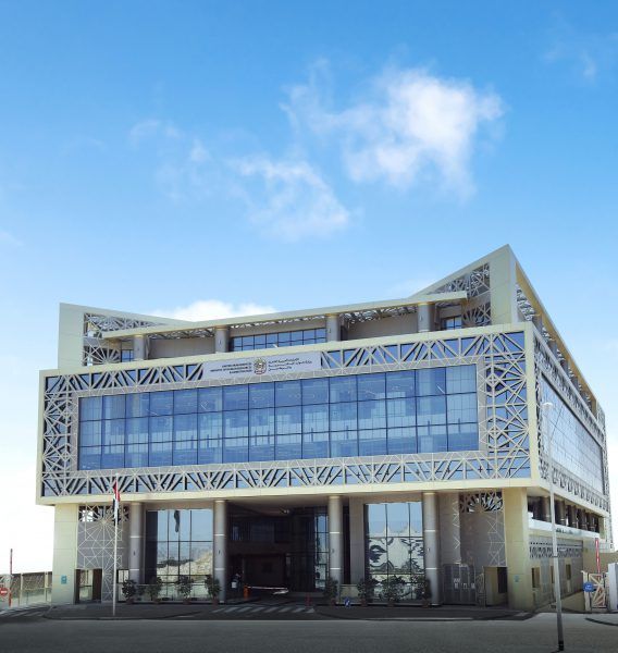 “الموارد البشرية والتوطين” تبدأ غداً تطبيق “حظر العمل وقت الظهيرة” في الأماكن المكشوفة