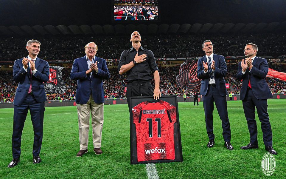 رسميا.. إبراهيموفيتش يعلن اعتزال كرة القدم ويودع جماهير ميلان