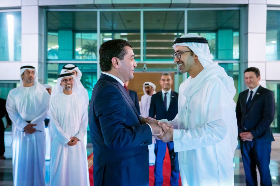 عبدالله بن زايد يبحث علاقات الصداقة مع وزير خارجية أوزبكستان