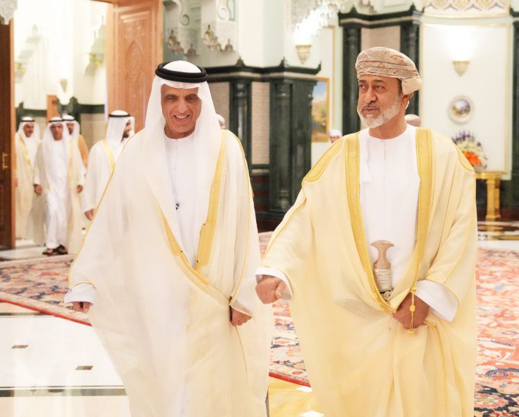 سلطان عُمان يستقبل حاكم رأس الخيمة ويبحثان تعزيز علاقات التعاون
