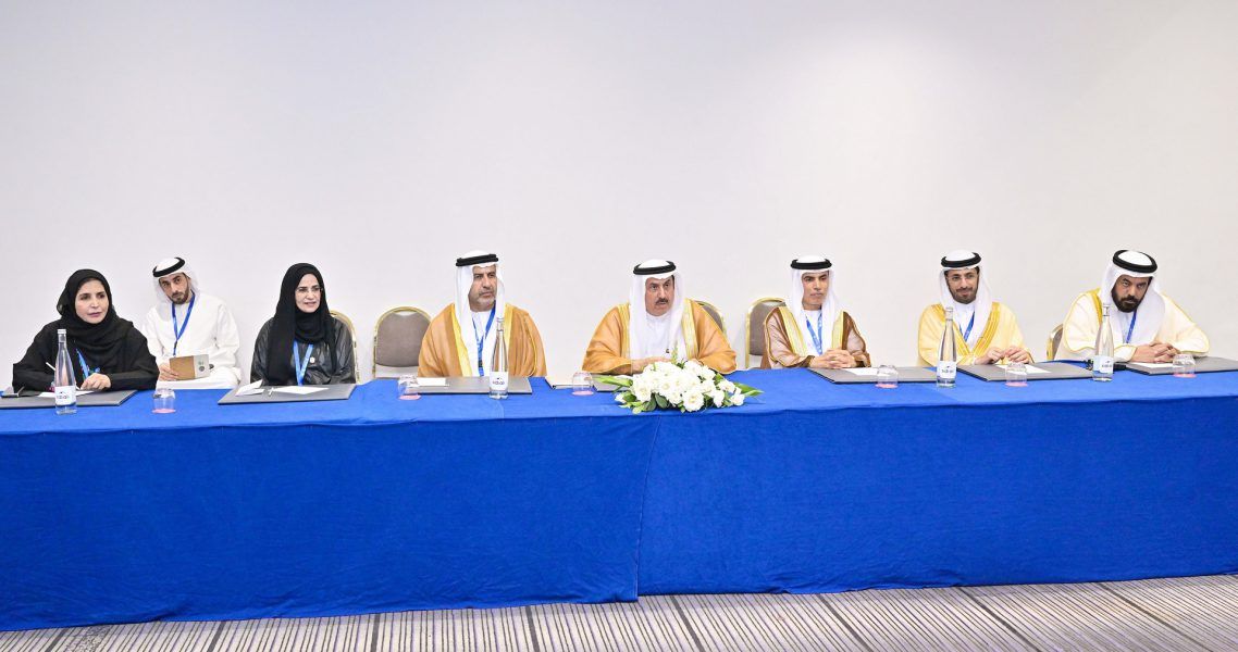 صقر غباش يبحث تعزيز العلاقات البرلمانية مع رئيس مجلس الشيوخ التايلاندي