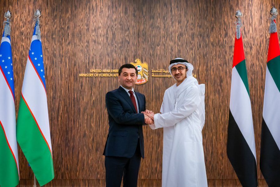 عبدالله بن زايد يستقبل وزير خارجية أوزبكستان