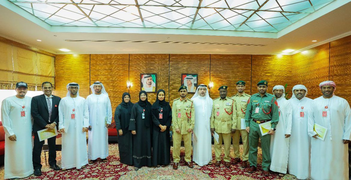 تكريم موظفي مكتب نائب رئيس الشرطة والأمن العام في دبي