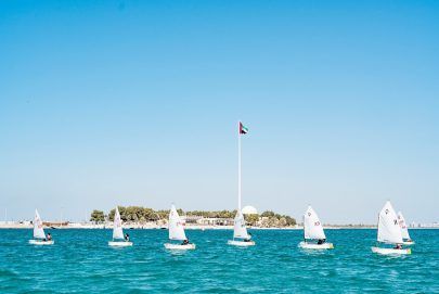 بعثة منتخب الإمارات للشراع الحديث تشارك في الألعاب العربية بالجزائر