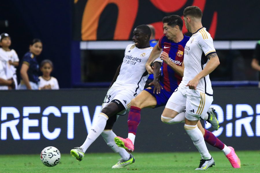 برشلونة يفوز على ريال مدريد وديا بثلاثية نظيفة استعدادا للموسم الجديد