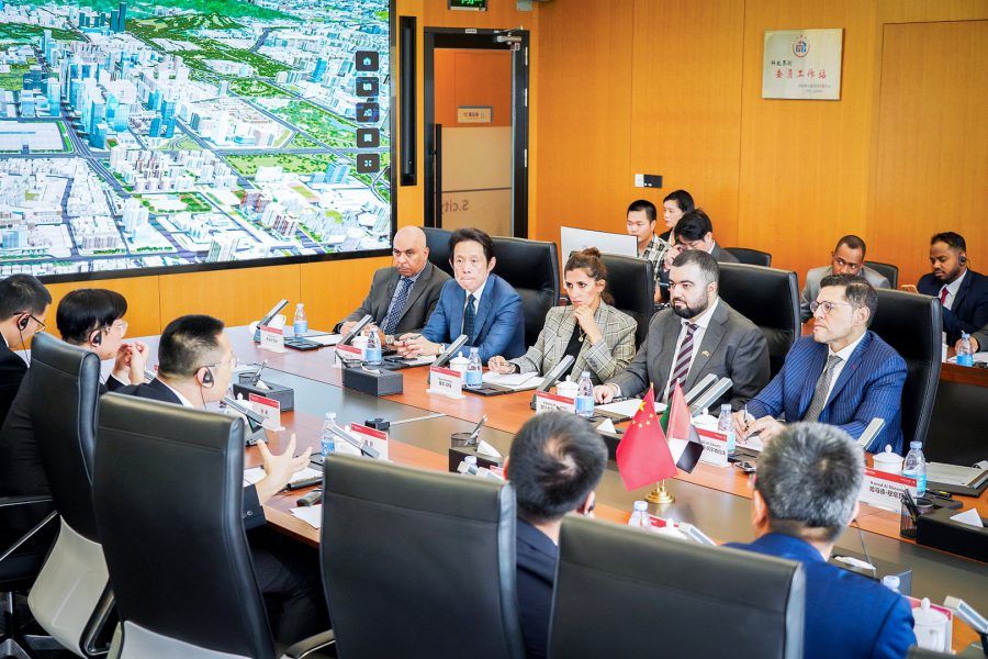 وفد دائرة البلديات والنقل يبحث في شينجين وهونج كونج التعاون بمجال المدن الذكية وحلول النقل المستدام