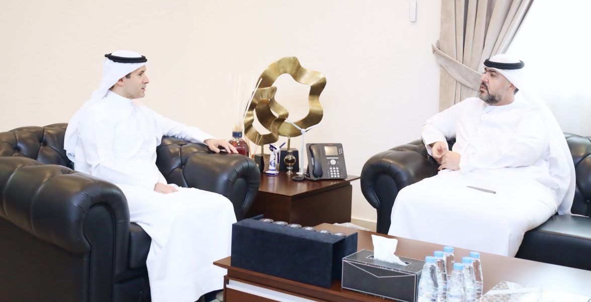 “كهرباء الشارقة” و”مياه وكهرباء الإمارات” يدعمان استراتيجية الطاقة النظيفة