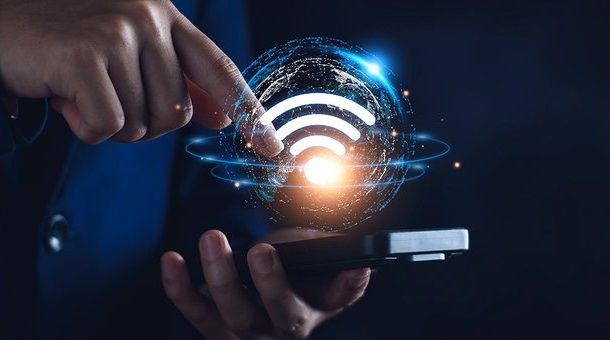 الإمارات تتصدر دول العالم في سرعة إنترنت الهاتف المتحرك في يونيو
