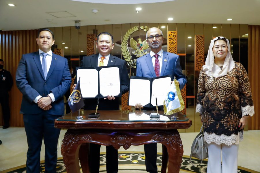 المجلس العالمي للتسامح والسلام والبرلمان الإندونيسي يوقعان اتفاقية تعاون وعمل مشترك