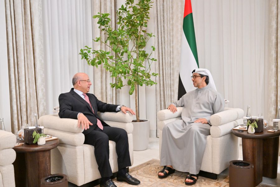 منصور بن زايد يستقبل سفير المجر