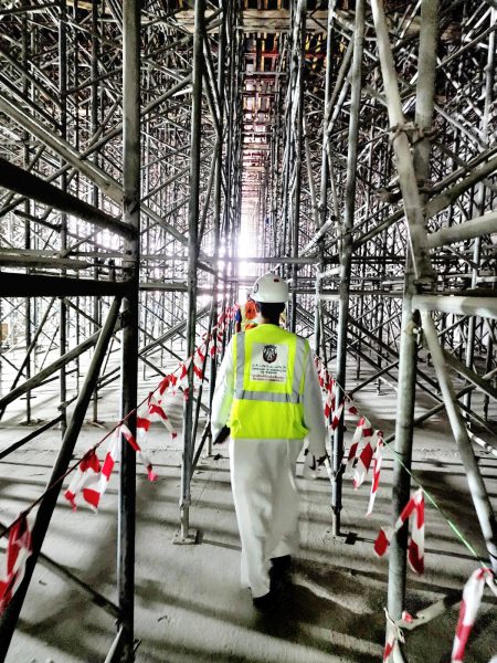 بلدية أبوظبي تعرف بمتطلبات السلامة والصحة المهنية للكيانات العاملة في قطاع البناء والإنشاء