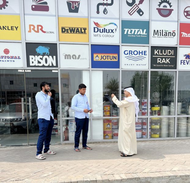 بلدية أبوظبي تحذّر من إسكان العمال في المواقع الإنشائية