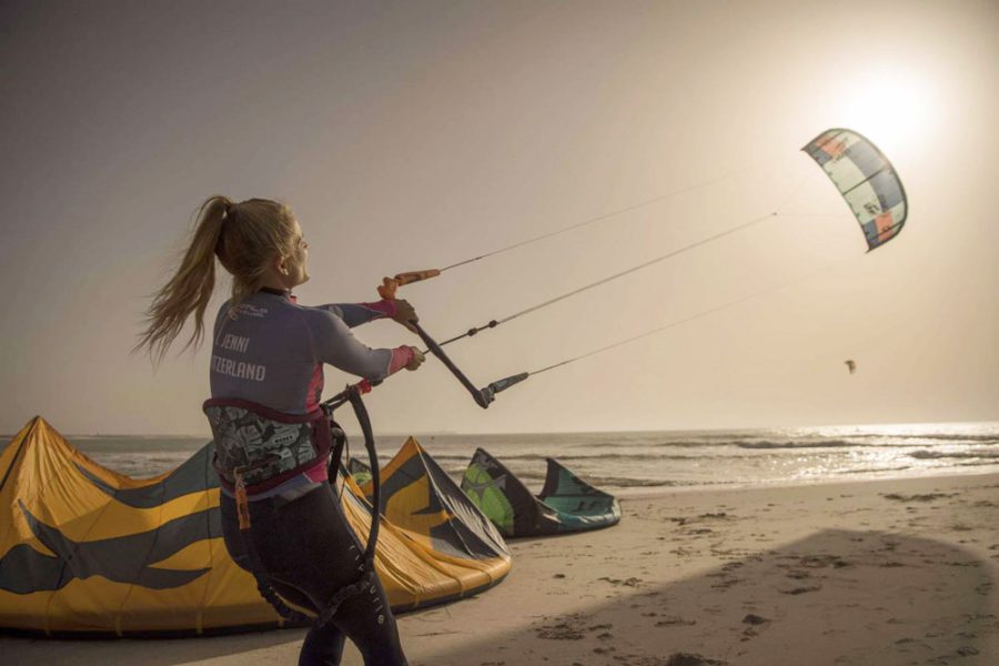 الداخلة.. جنة هواة رياضات التزلج المائية في المغرب