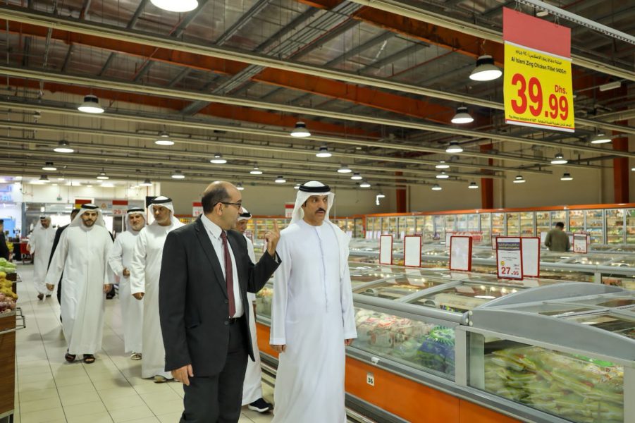 محمد النعيمي يدشن التصاميم الجديده لجمعية أسواق عجمان التعاونية فرع الجرف