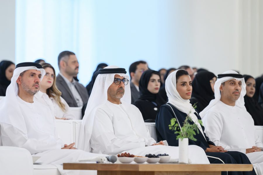نظمها مجلس محمد بن زايد.. حامد بن زايد يشهد محاضرة بعنوان “الأسرة شريك في التعليم”
