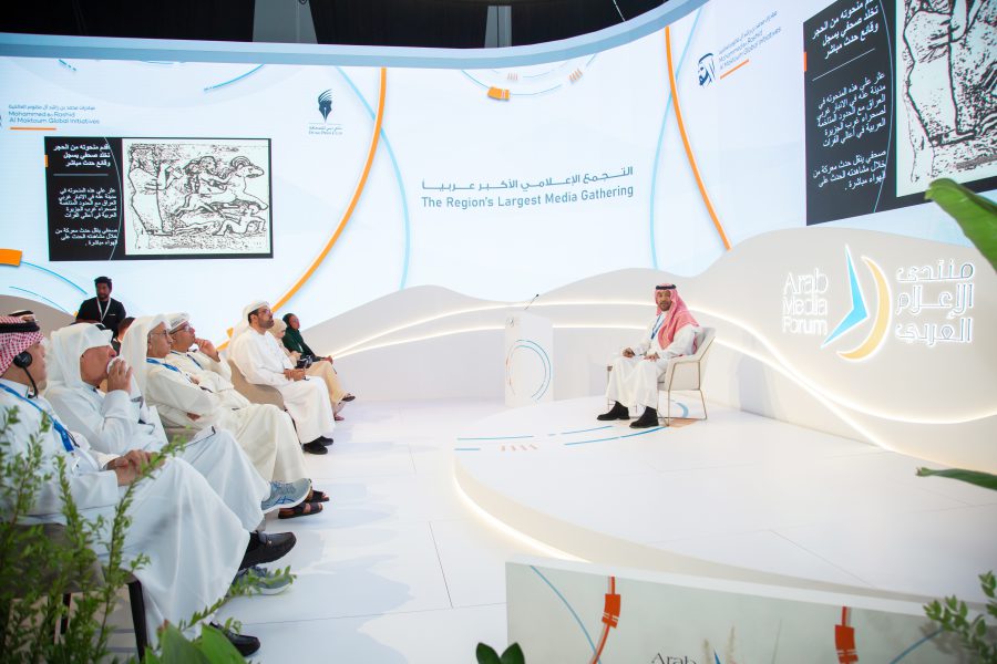 عيد اليحيى يستعرض تاريخ الجزيرة العربية وكيفية صناعة الحضارة من قلب الصحراء