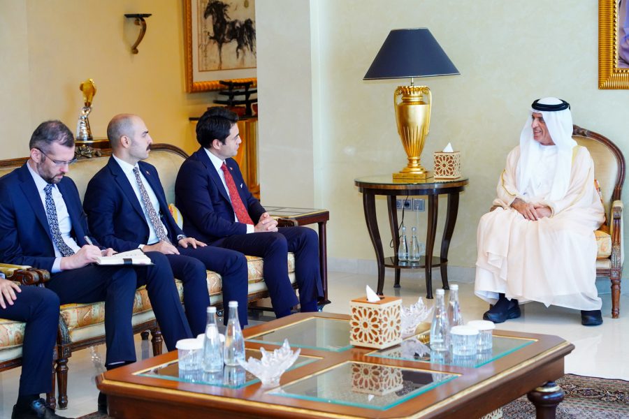 سعود بن صقر يبحث المواضيع ذات الاهتمام المشترك مع قنصل تركيا