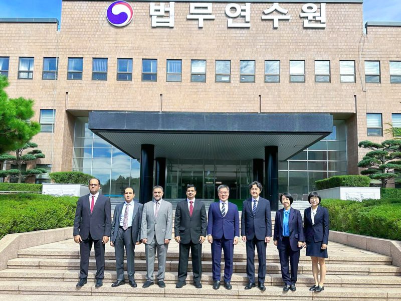 وفد “قضاء أبوظبي” يطلع على تجربة المعهد القضائي في كوريا الجنوبية