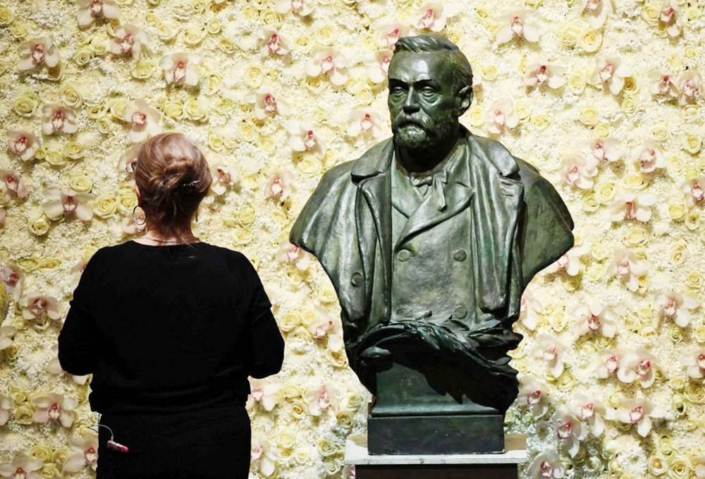 لجنة جائزة نوبل تتكتّم على أسماء المرشحين إلى أكتوبر