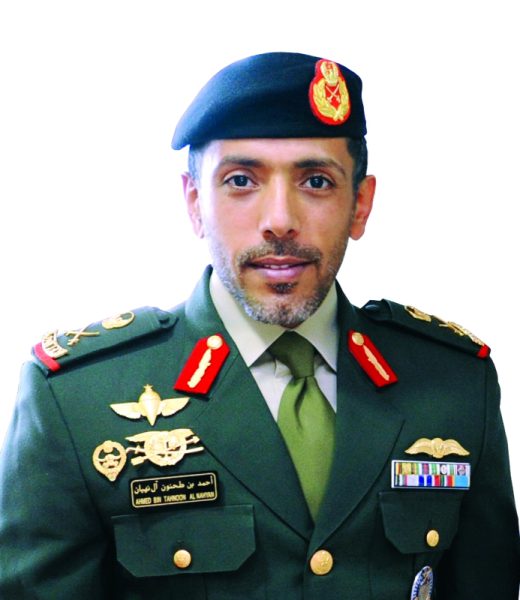 أحمد بن طحنون: مجلة الجندي توثق المحطات التاريخية والإنجازات المشرفة لقواتنا المسلحة