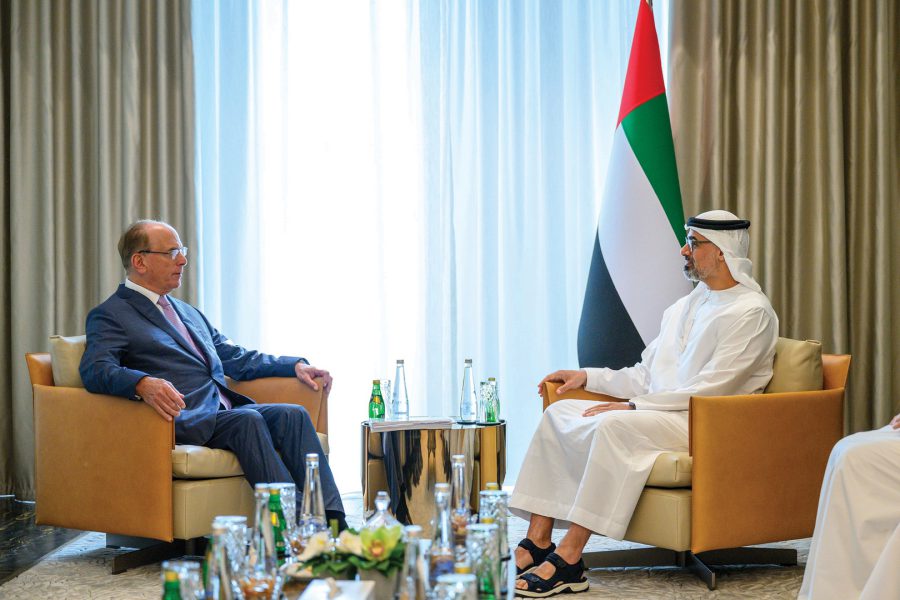 خالد بن محمد بن زايد يبحث تعزيز التعاون المشترك مع المدير التنفيذي لشركة «بلاك روك»