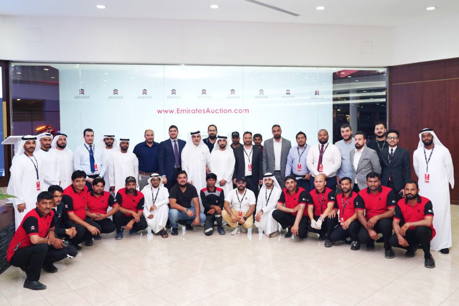 “الإمارات للمزادات” تستقطب فوق 300 مزايد في المزاد العلني على 77 سيارة