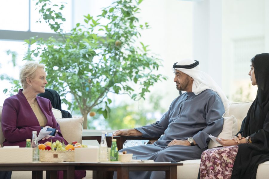 رئيس الدولة يؤكد ضرورة تأمين ممرات إنسانية عاجلة لتقديم المساعدات إلى المدنيين في غزة