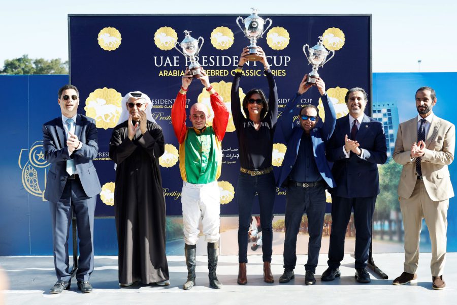 الفرس “فاتنه” تتوّج بلقب كأس رئيس الدولة للخيول العربية في المغرب