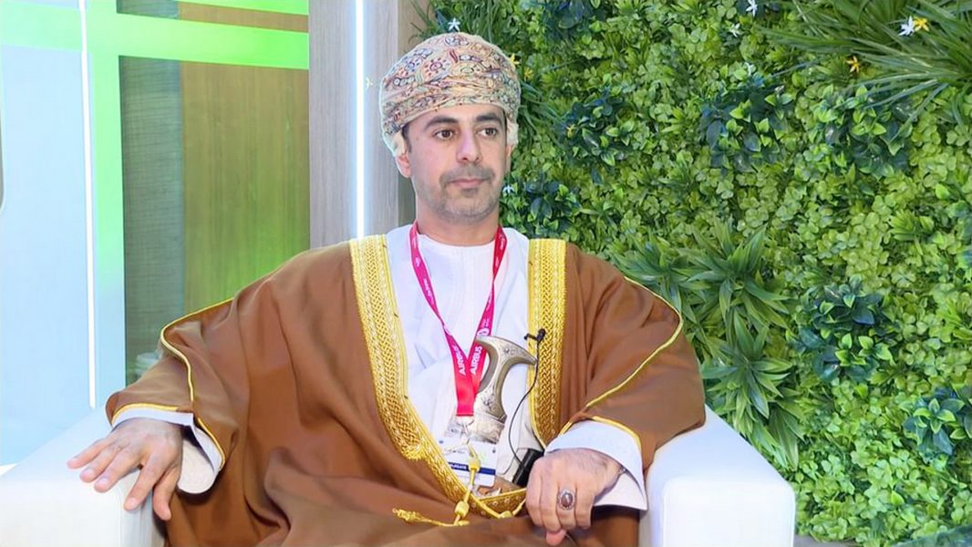 رئيس هيئة الطيران المدني العماني: نسعى لخطوات فاعلة في مجال الوقود البديل والمستدام