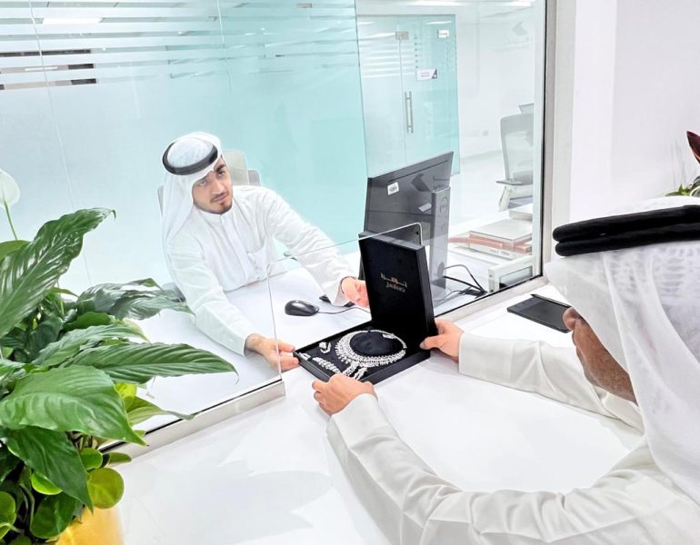 بلدية دبي تفتتح موقعاً جديداً لمختبر دبي المركزي لخدمات فحوصات المجوهرات والمعادن الثمينة والأحجار الكريمة