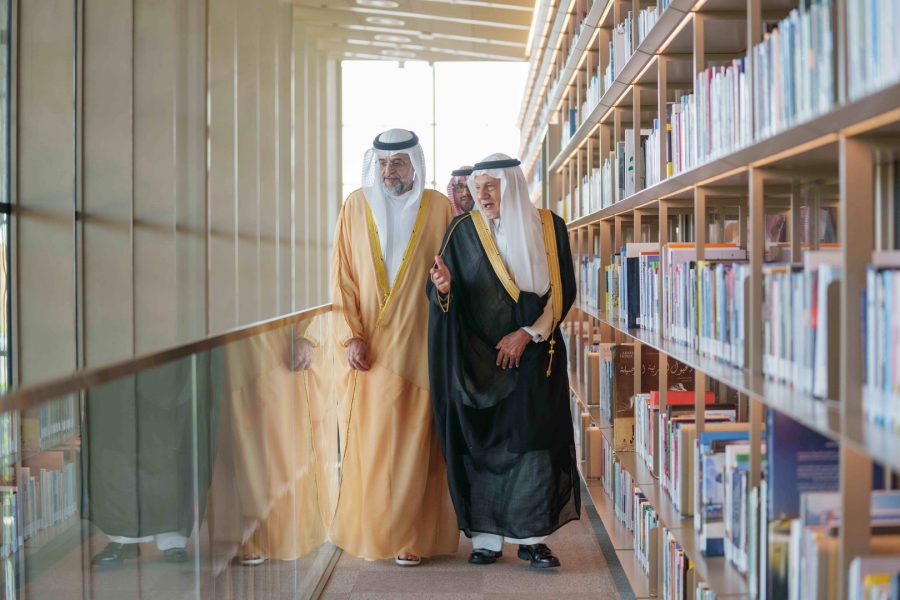 ولي عهد الشارقة يفتتح معرض “تكوين: العلوم والإبداع” في بيت الحكمة