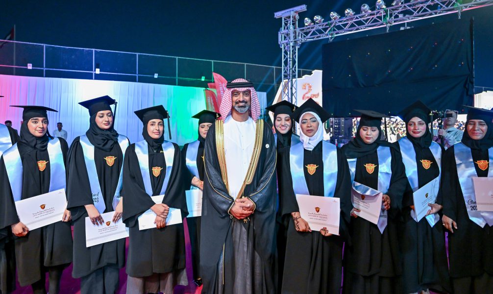 عمار النعيمي يشهد حفل تخريج 509 طلاب وطالبات من جامعة الخليج الطبية