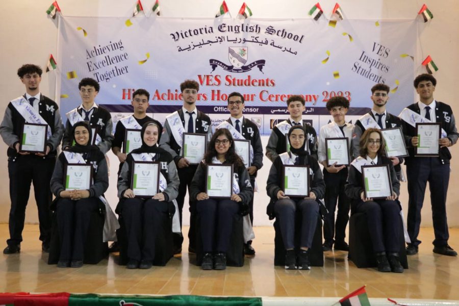 مدرسة فيكتوريا تحصل على المراكز الأولى في شهادة الثانوية العامة البريطانية