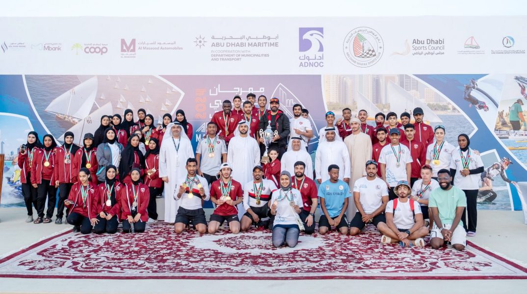 ناديا “الحمرية وأبوظبي” يتصدران منافسات بطولة التجديف الحديث